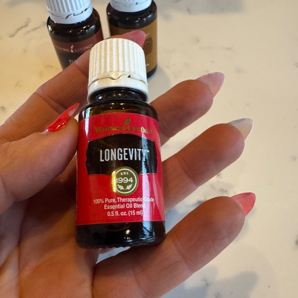YOUNG LIVING BUNDLE OF 3 SIZE 15 ML EACH BRAND NEW LONGEVITY, CLOVE, COPIABA - Picture 4 of 4